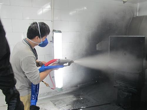 音箱聚脲噴涂施工